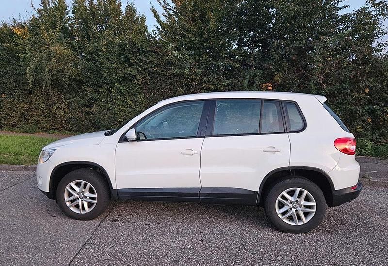Weiß Gebraucht 2011 VW Tiguan SUV | 5.900 € (Superpreis) - Bild 1/4
