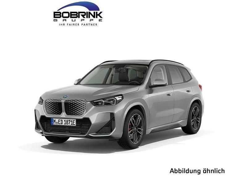 Silber Neu 2025 BMW iX1 Comfort Edition SUV | 65.820 € (Teuer) - Bild 1/4