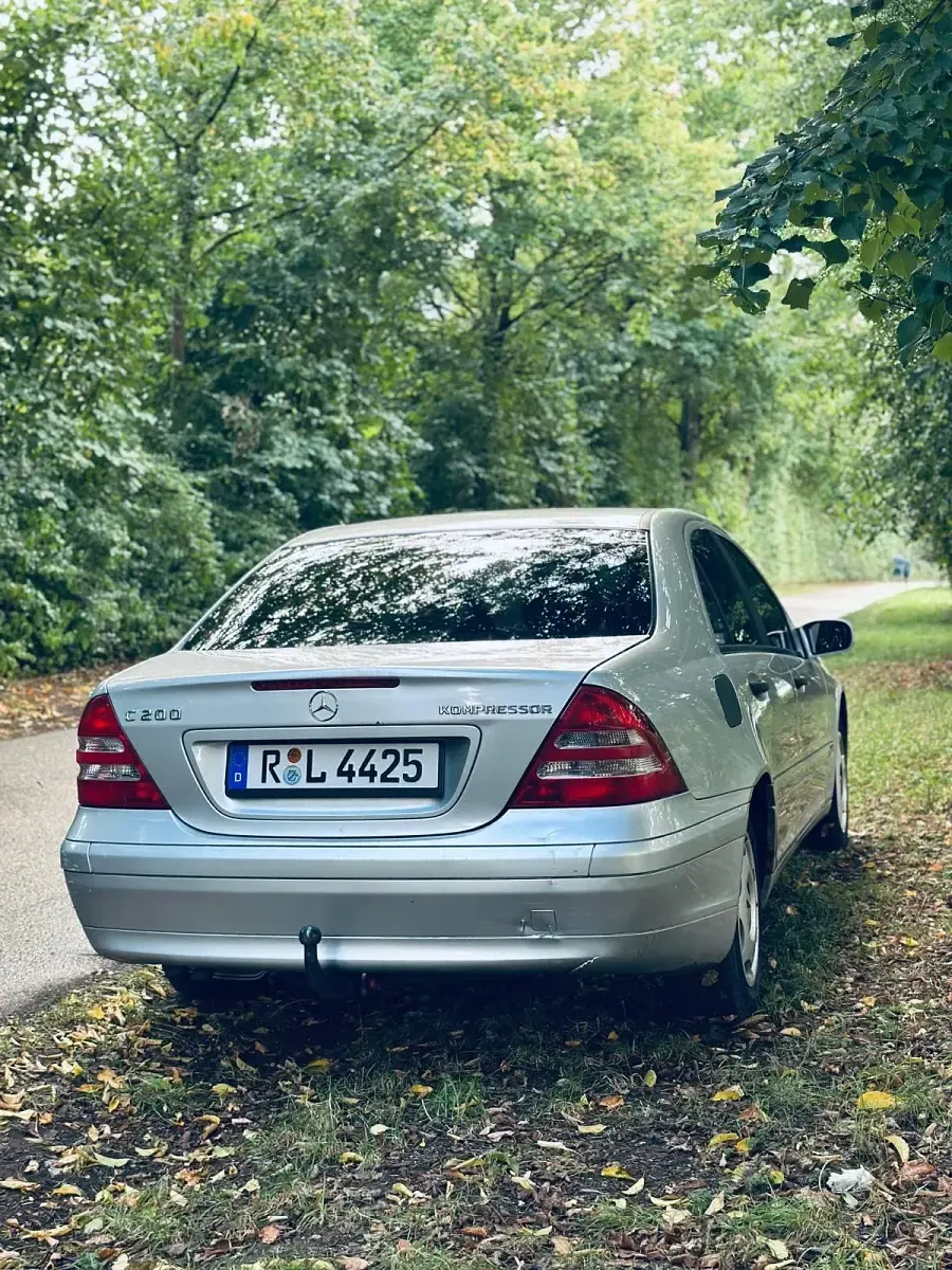 Gebraucht Mercedes E200 163 PS (119 kW) 2003 Limousine