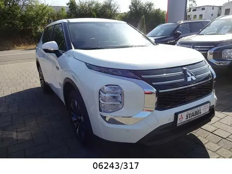 Neu Mitsubishi Outlander P-HEV Diamant Edition 306 PS (225 kW) 2026 Weiß SUV