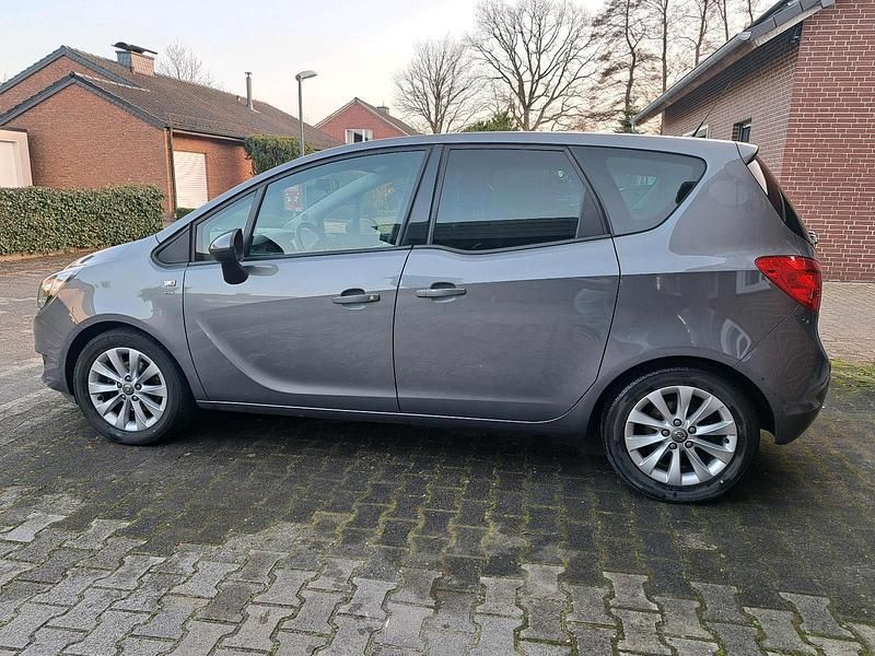 Gebraucht Opel Meriva 120 PS (88 kW) 2016 Van / Kleinbus