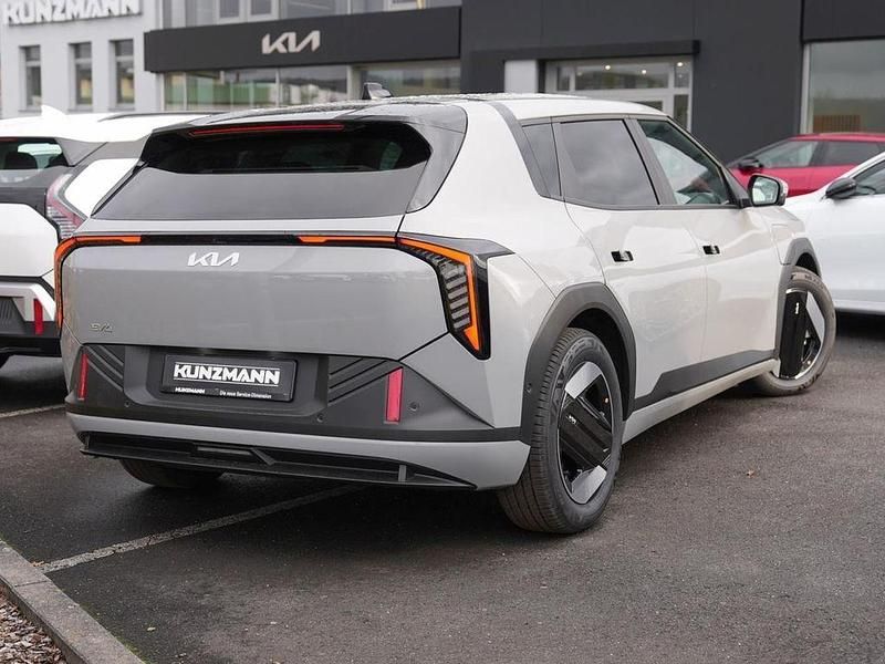 Neu Kia EV4 Earth 150 kW (204 PS) 2025 Grau Kleinwagen