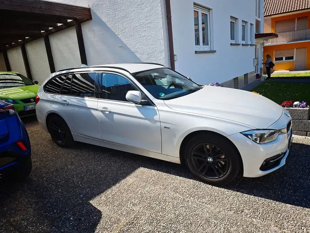 Gebraucht BMW 320 Sport Line 190 PS (139 kW) 2017 Weiß Kombi