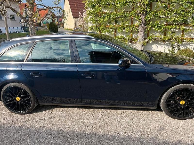 Gebraucht Audi A4 143 PS (105 kW) 2009 Blau Kombi