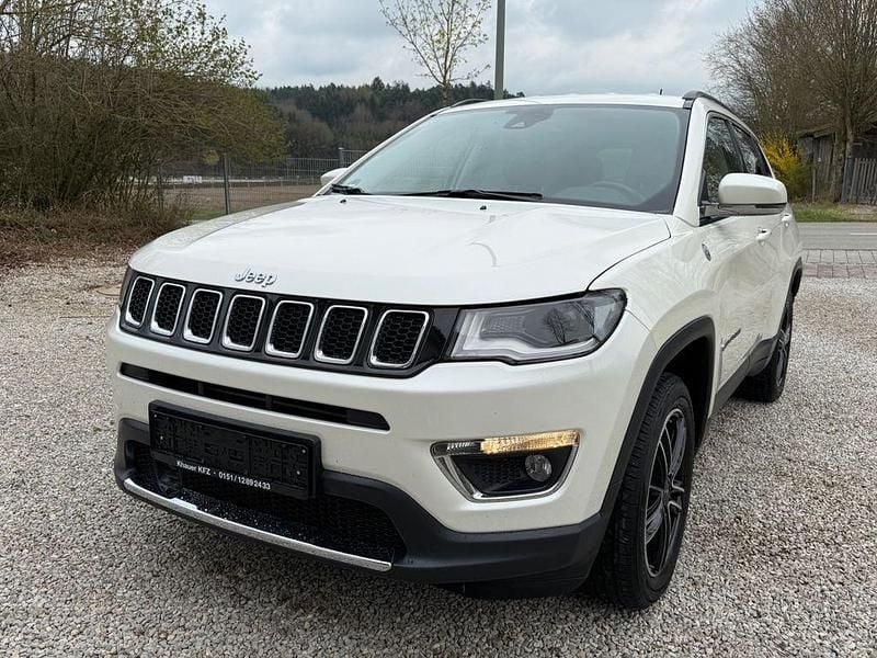 Gebraucht Jeep Compass Opening Edition 140 PS (102 kW) 2017 Arctic SUV