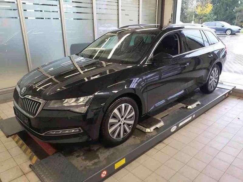 Cerna magic/black magic Gebraucht 2022 Skoda Superb Style Kombi | 21.950 € (Superpreis) - Bild 1/4