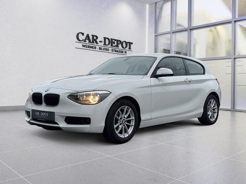 Weiß Gebraucht 2014 BMW 118 Sport Line Kleinwagen | 10.999 € (Fairer Preis) - Bild 1/4