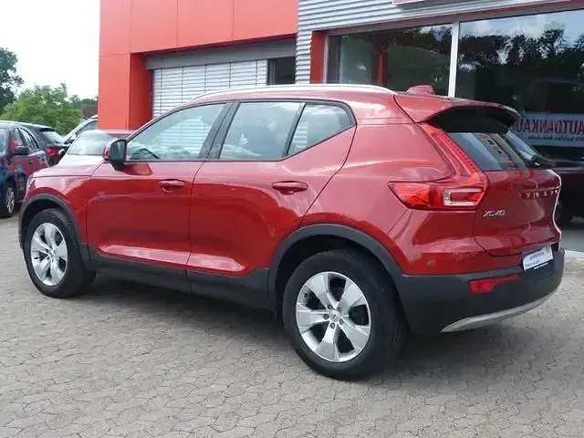 Gebraucht Volvo XC40 Momentum 190 PS (139 kW) 2018 Rot SUV