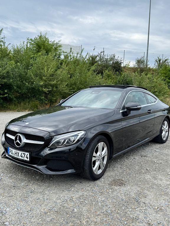 Gebraucht Mercedes C200 184 PS (135 kW) 2016 Schwarz Coupé