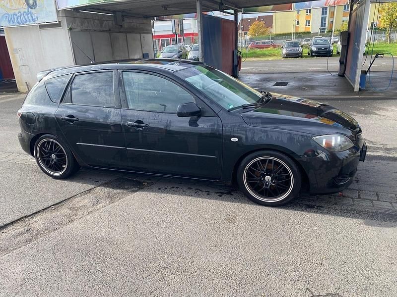 Gebraucht Mazda 3 105 PS (77 kW) 2003 Schwarz Kleinwagen