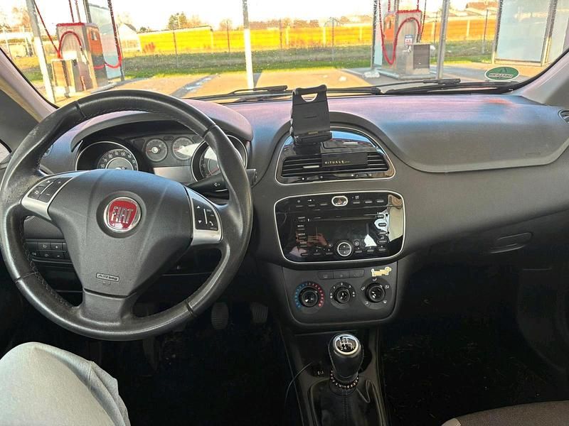 Gebraucht Fiat Punto 70 PS (51 kW) 2013 Weiß Kleinwagen