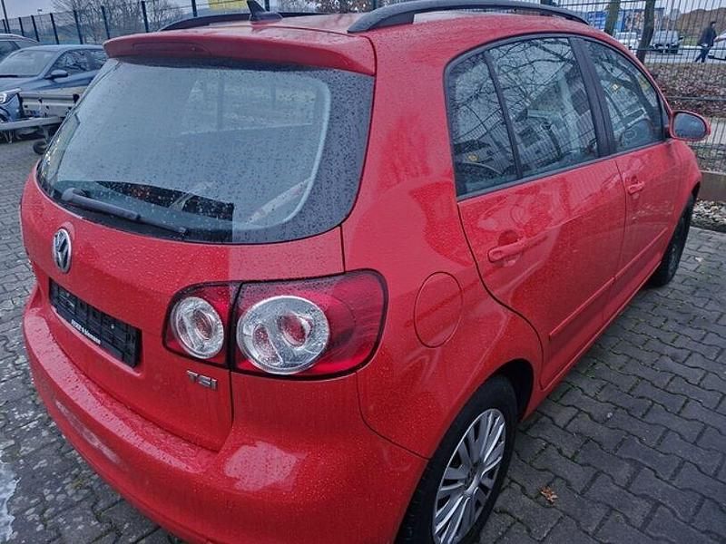 Gebraucht VW Golf VII Trendline 105 PS (77 kW) 2013 Rot Limousine