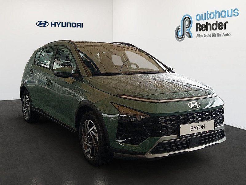 Neu Hyundai Bayon Trend 101 PS (74 kW) 2025 Grün SUV