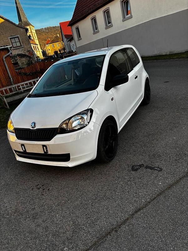 Weiß Gebraucht 2016 Skoda Citigo Kleinwagen | 5.800 € (Etwas zu teuer) - Bild 1/4