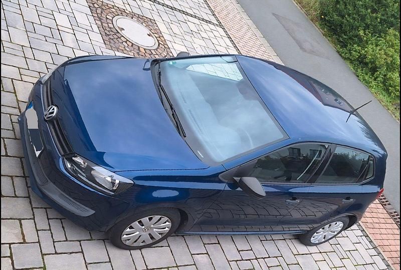 Blau Gebraucht 2011 VW Polo Trendline Kleinwagen | 4.200 € (Superpreis) - Bild 1/4