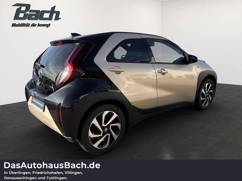 Gebraucht Toyota Aygo X Comfort 72 PS (52 kW) 2022 Ginger beige SUV