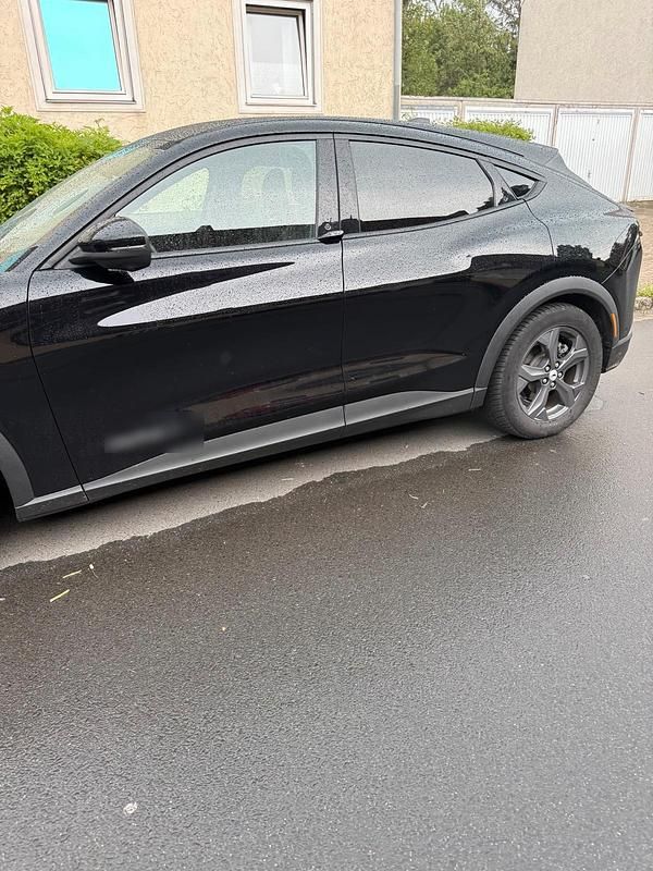 Gebraucht Ford Mustang Mach-E 216 kW (294 PS) 2021 Schwarz SUV