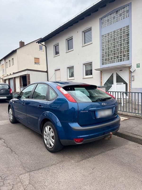 Second-hand Ford Focus 80 CP (58 kW) 2007 Albastru Hatchback