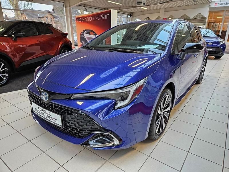 Neu Toyota Corolla 196 PS (144 kW) 2025 Juniper blue metallic Kombi