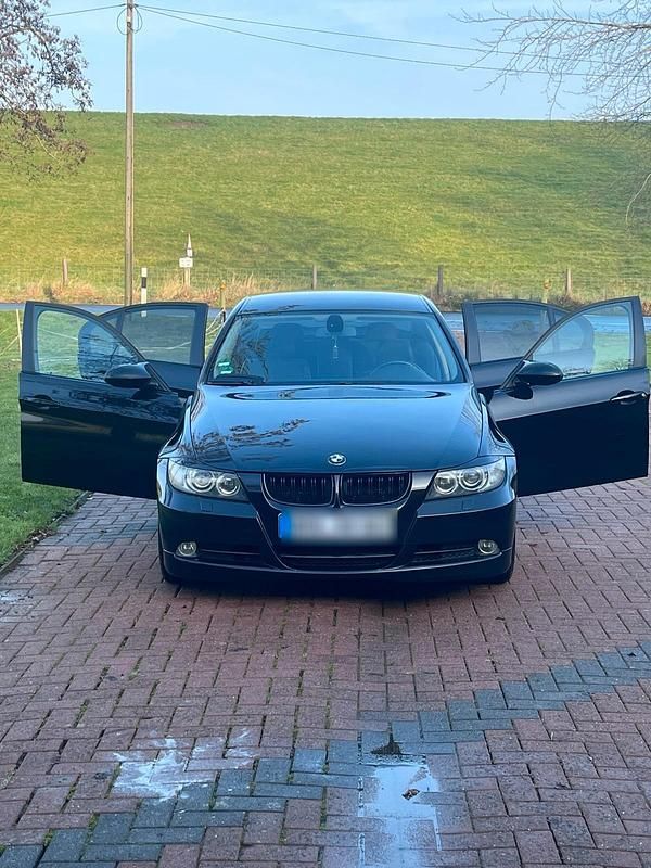 Schwarz Gebraucht 2006 BMW 325 Basis Limousine | 6.000 € - Bild 1/4