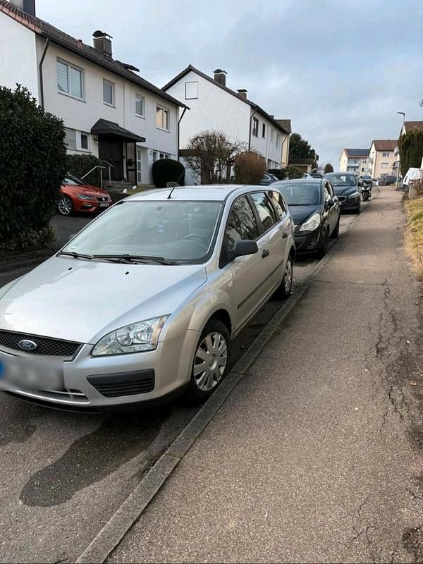 Gebraucht Ford Focus 100 PS (73 kW) 2005 Grau Kombi