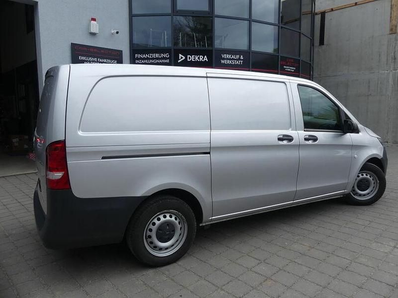 Gebraucht Mercedes Vito 103 PS (75 kW) 2021 Silber Van