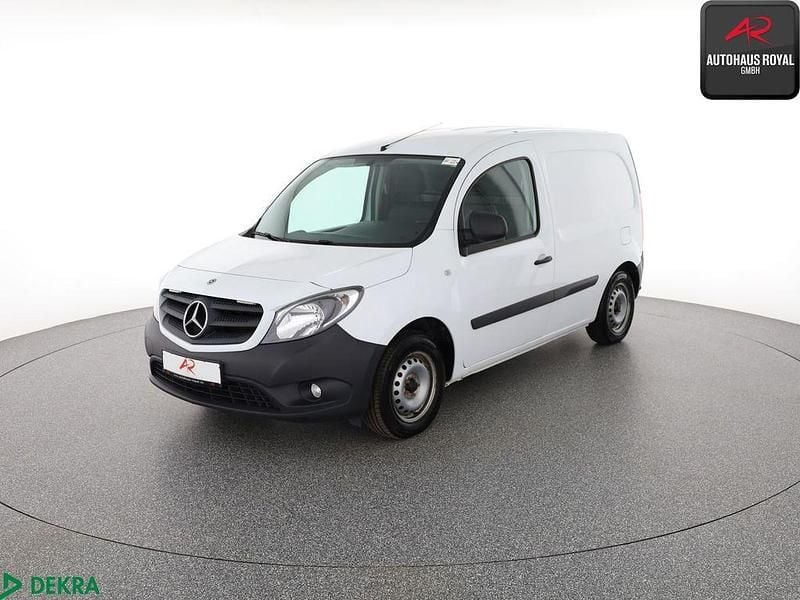 Weiß Gebraucht 2020 Mercedes Citan 109 Van / Kleinbus | 11.880 € (Fairer Preis) - Bild 1/4
