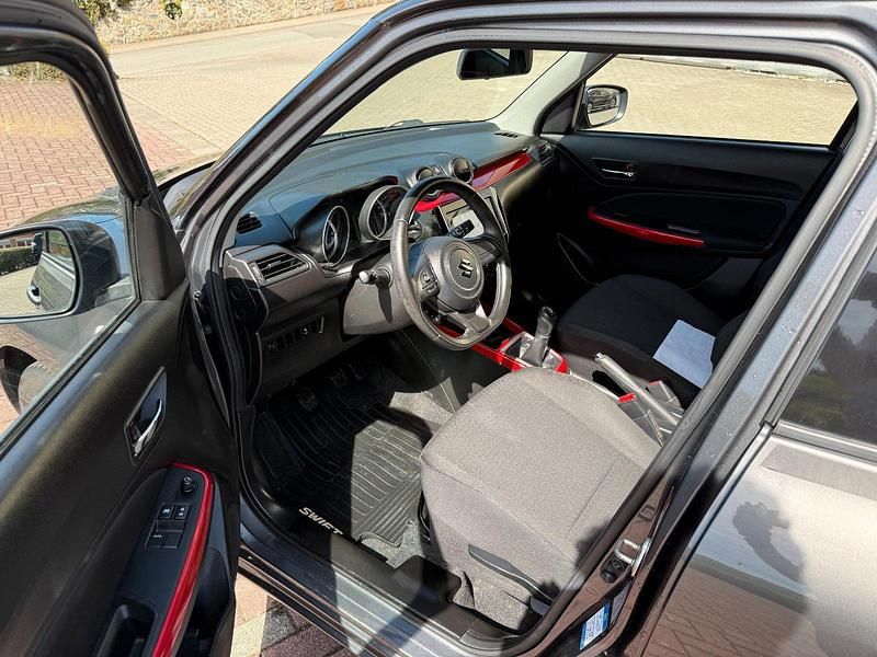 Second-hand Suzuki Swift 90 CP (66 kW) 2018 Gri Hatchback