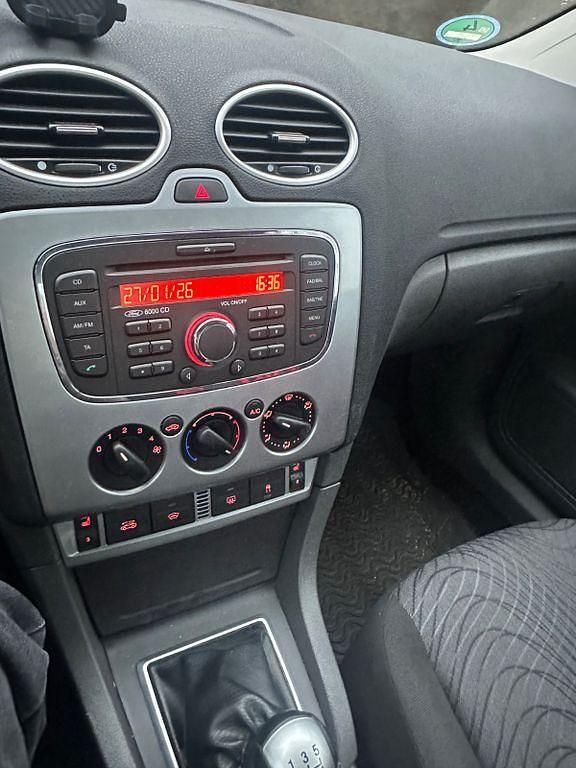 Gebraucht Ford Focus Cabriolet Trend 145 PS (106 kW) 2007 Rot Cabrio