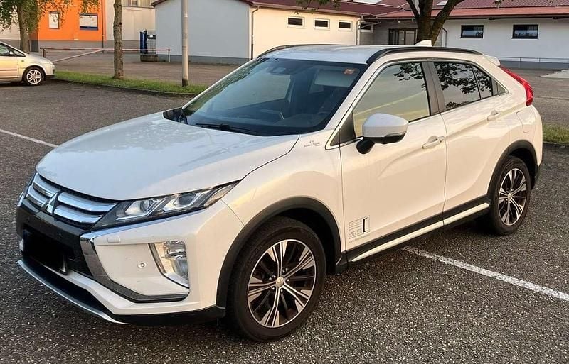 Weiß Gebraucht 2018 Mitsubishi Eclipse Cross Top SUV | 13.300 € (Superpreis) - Bild 1/4