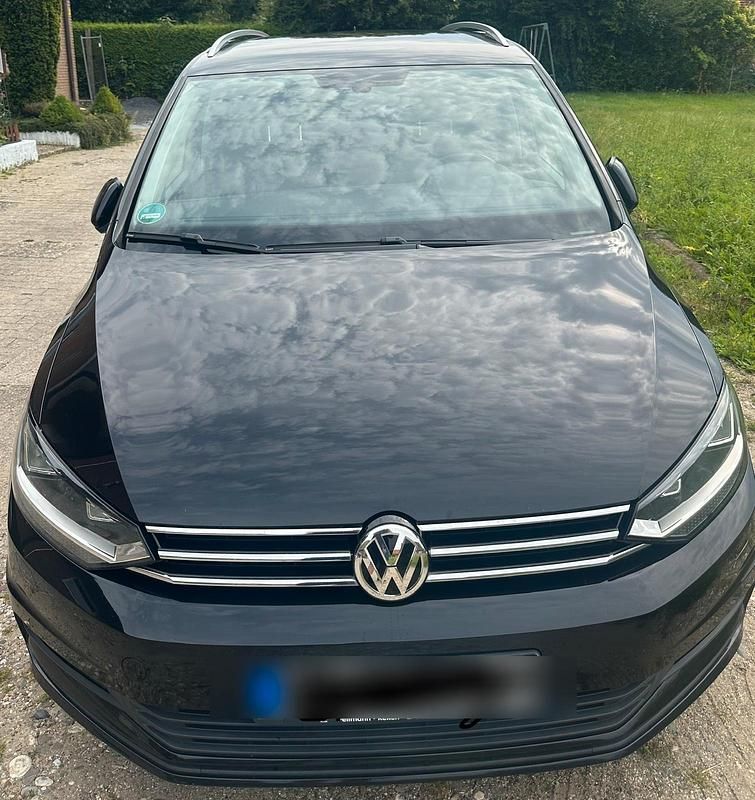 Schwarz Gebraucht 2017 VW Touran Van / Kleinbus | 16.400 € (Fairer Preis) - Bild 1/4