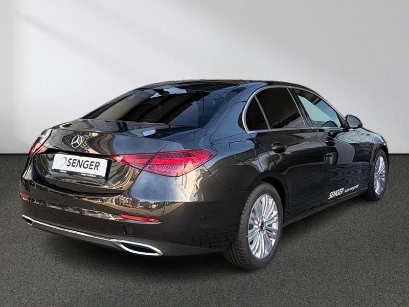 Gebraucht Mercedes C200 Avantgarde 163 PS (119 kW) 2025 Grau Limousine