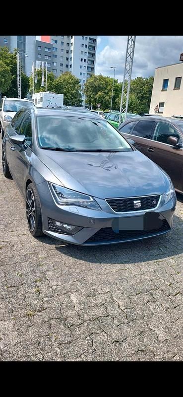 Grau Gebraucht 2016 Seat Leon ST FR Kombi | 13.500 € (Etwas zu teuer) - Bild 1/4