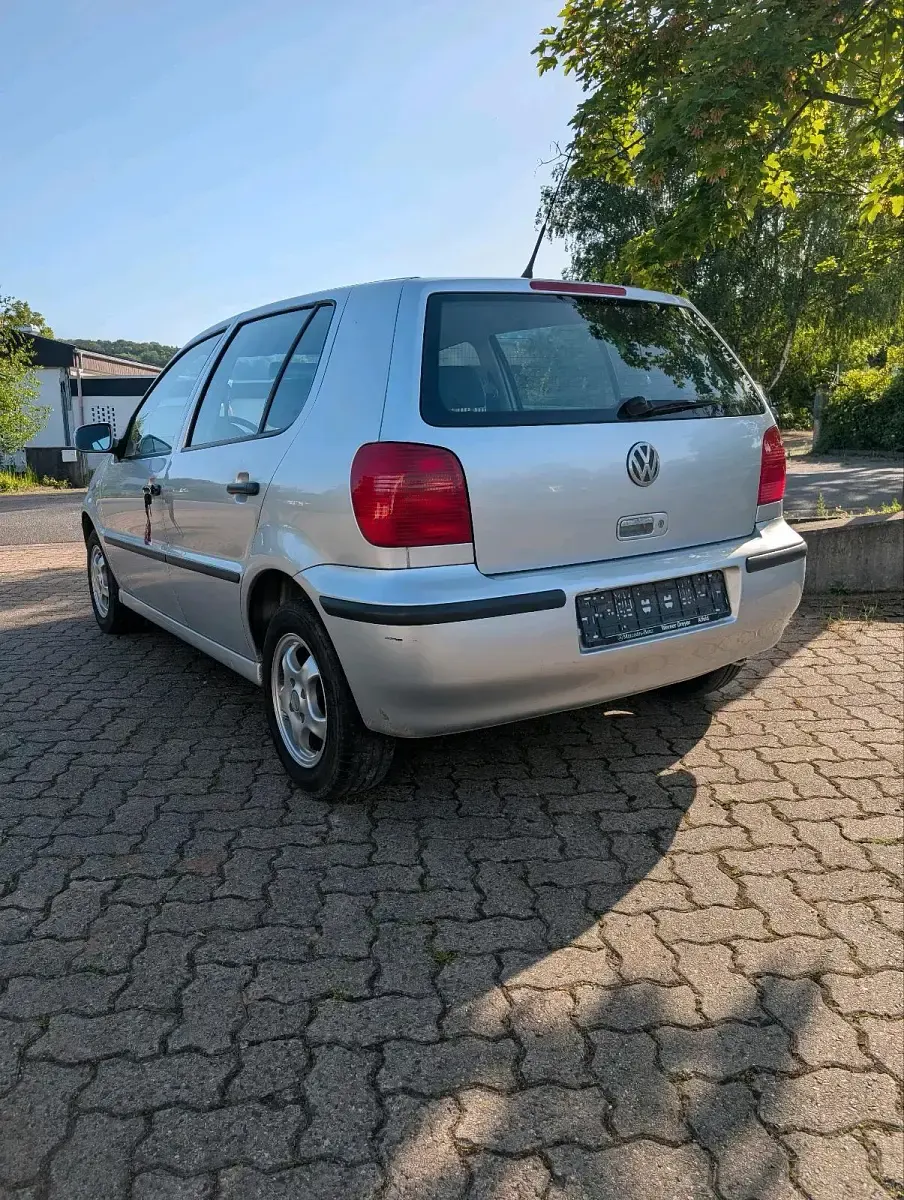 Gebraucht VW Polo 60 PS (44 kW) 2001 Silber Kleinwagen