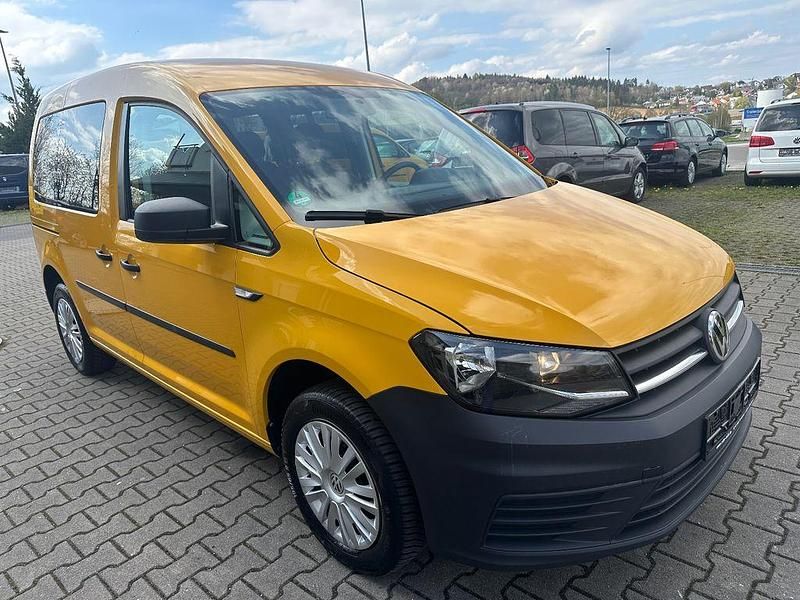 Gebraucht VW Caddy Trendline 102 PS (75 kW) 2019 Gelb Van / Kleinbus