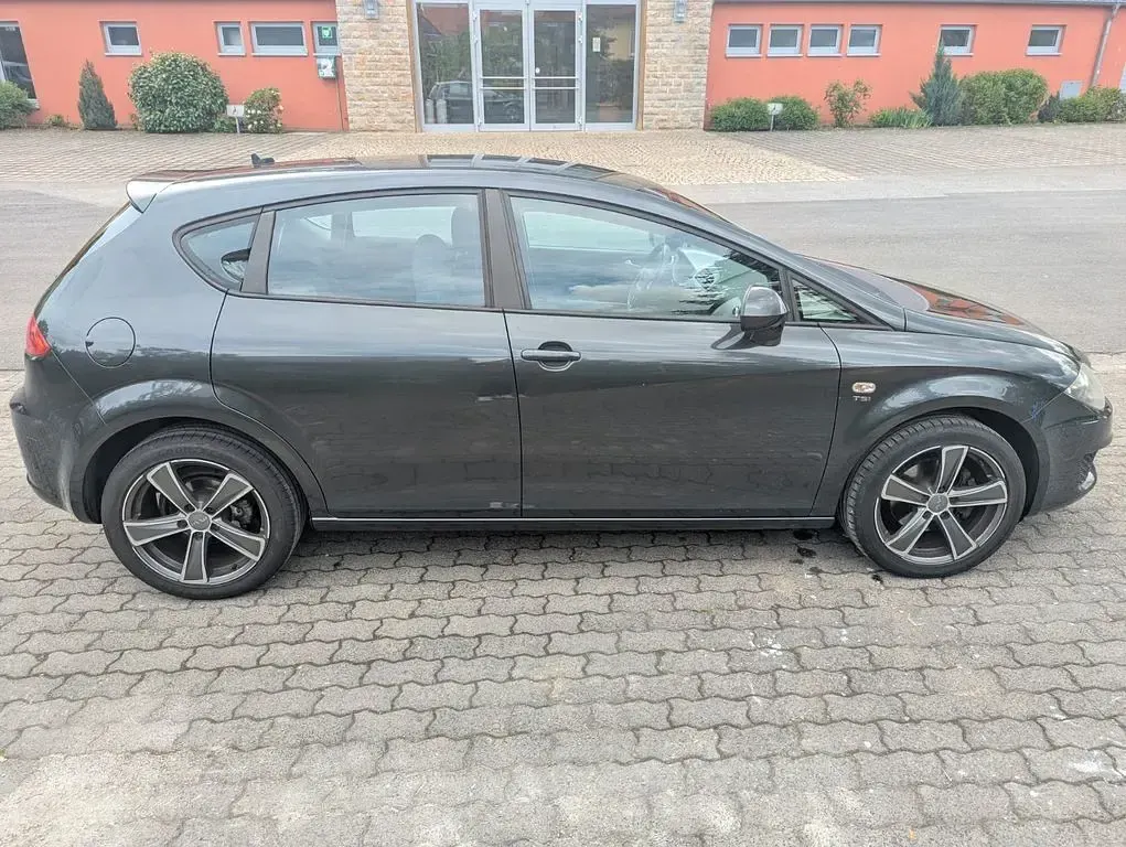 Gebraucht Seat Leon 125 PS (91 kW) 2011 Grau Kleinwagen