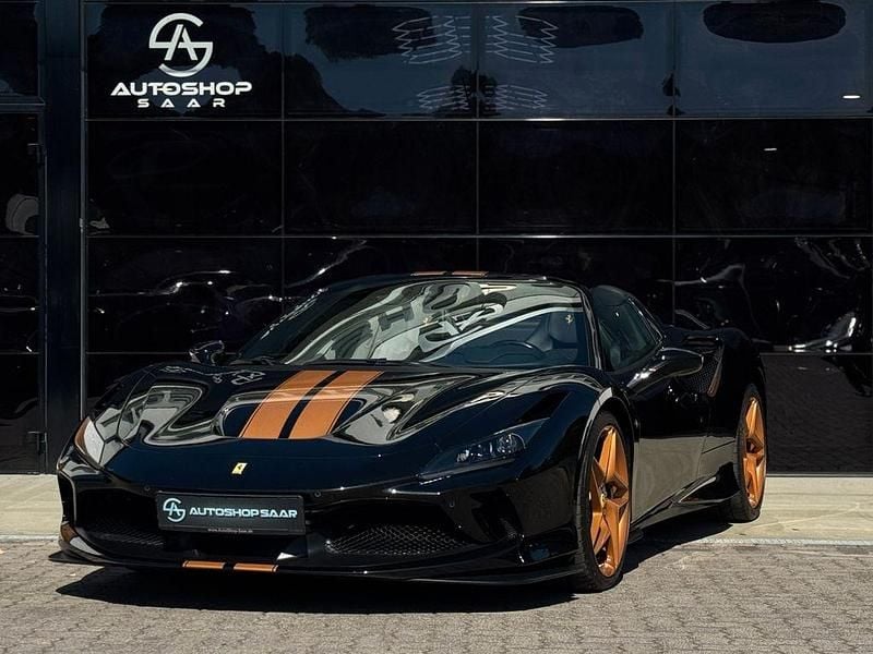 Schwarz Gebraucht 2023 Ferrari F8 Cabrio | 338.000 € (Superpreis) - Bild 1/4