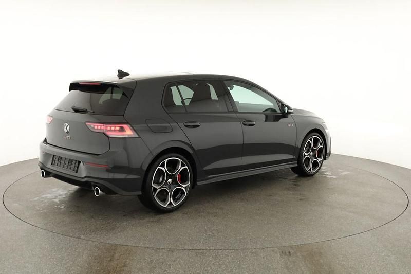 Neu VW Golf VIII GTI 2026 Uranograu