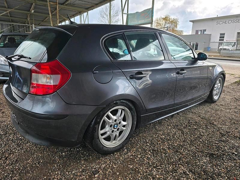 Gebraucht BMW 118 122 PS (89 kW) 2006 Grau Kleinwagen