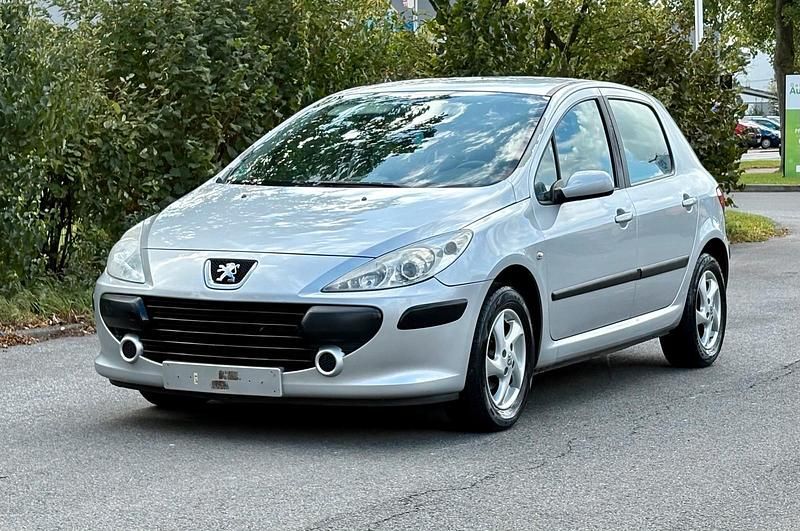 Silber Gebraucht 2005 Peugeot 307 Limousine | 1.150 € (Superpreis) - Bild 1/4