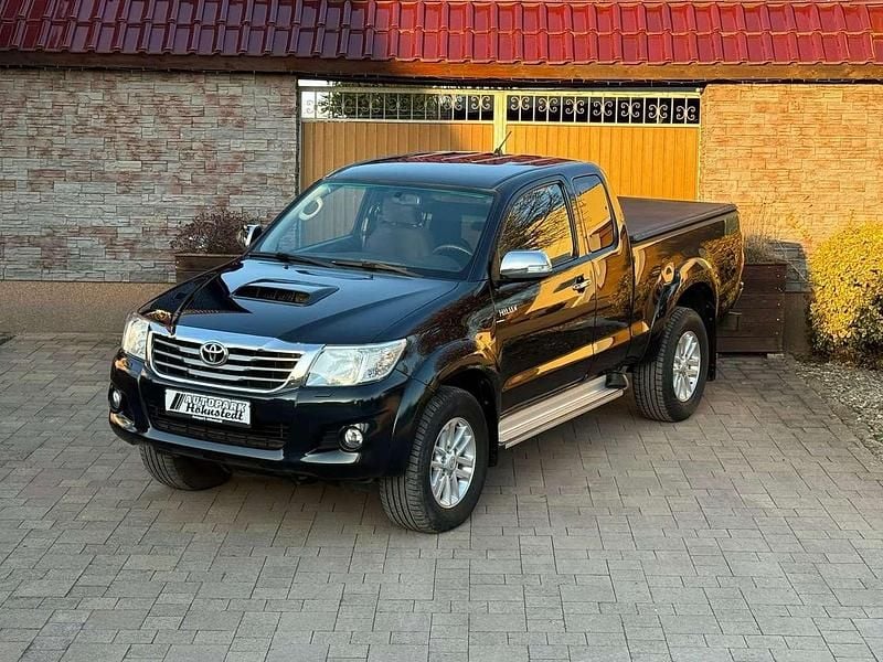 Deep titanium Gebraucht 2015 Toyota HiLux Comfort Abholung | 23.499 € (Etwas zu teuer) - Bild 1/4