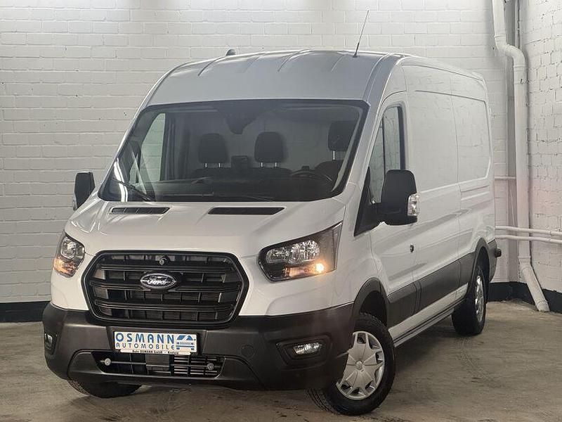 Gebraucht Ford Transit Trend 131 PS (96 kW) 2023 Weiß Limousine