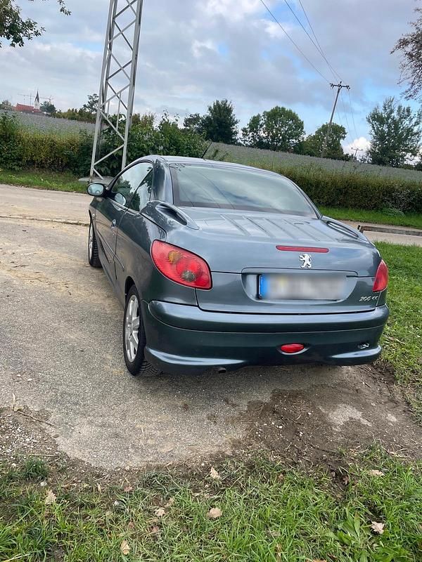 Grau Gebraucht 2005 Peugeot 206 CC Cabrio | 2.000 € (Fairer Preis) - Bild 1/4