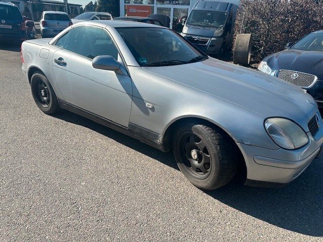 Silber Gebraucht 1997 Mercedes SLK200 Cabrio | 1.950 € (Fairer Preis) - Bild 1/4