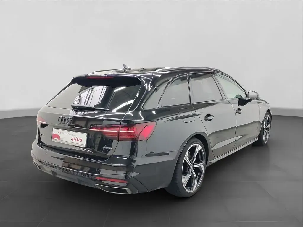 Używany Audi A4 S-Line 204 KM (150 kW) 2025 Czarny Kombi