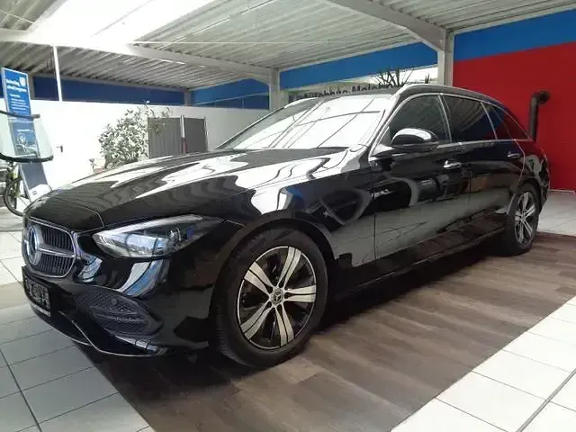 Gebraucht Mercedes C200 184 PS (135 kW) 2023 Schwarz Kombi