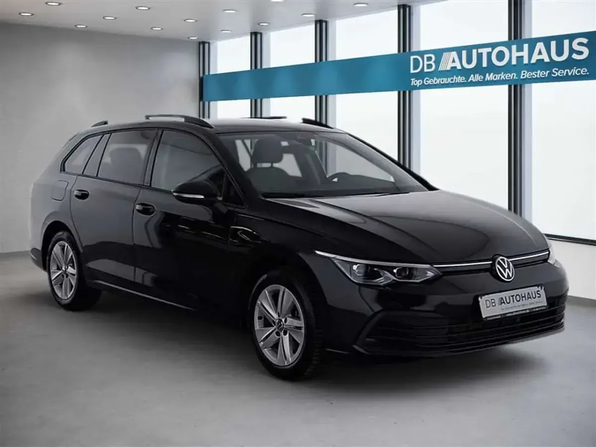 Gebraucht VW Golf VIII Life 150 PS (110 kW) 2023 Schwarz Kombi