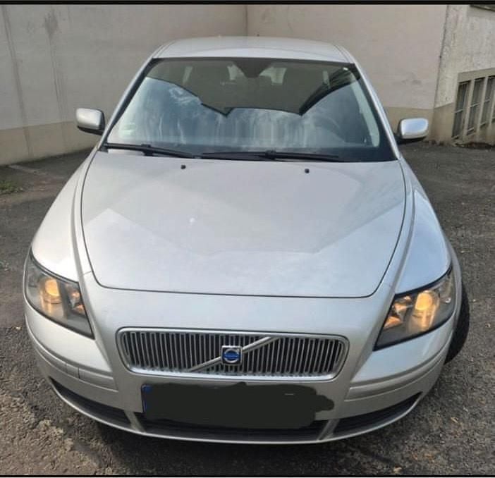 Silber Gebraucht 2004 Volvo V50 Kombi | 2.700 € - Bild 1/4
