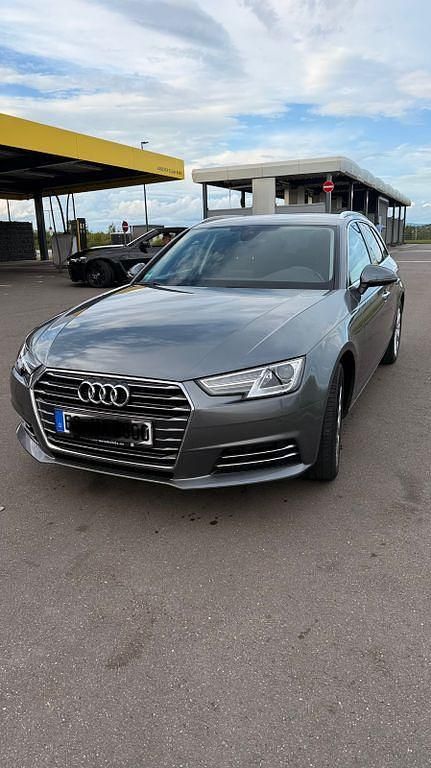 Grau Gebraucht 2016 Audi A4 Design Kombi | 15.500 € (Guter Preis) - Bild 1/4