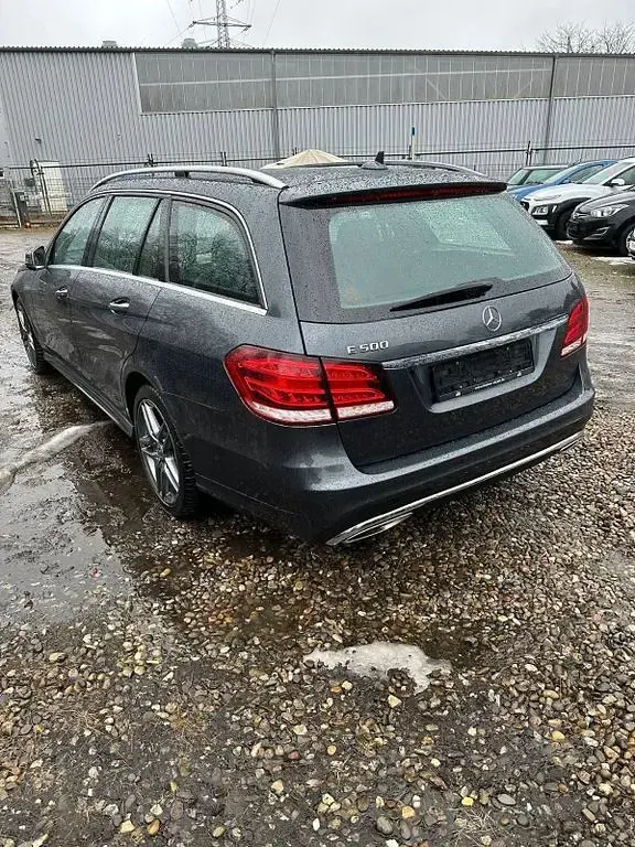 Gebraucht Mercedes E500 AMG line 408 PS (300 kW) 2016 Tenoritgrau  metalliclack Kombi